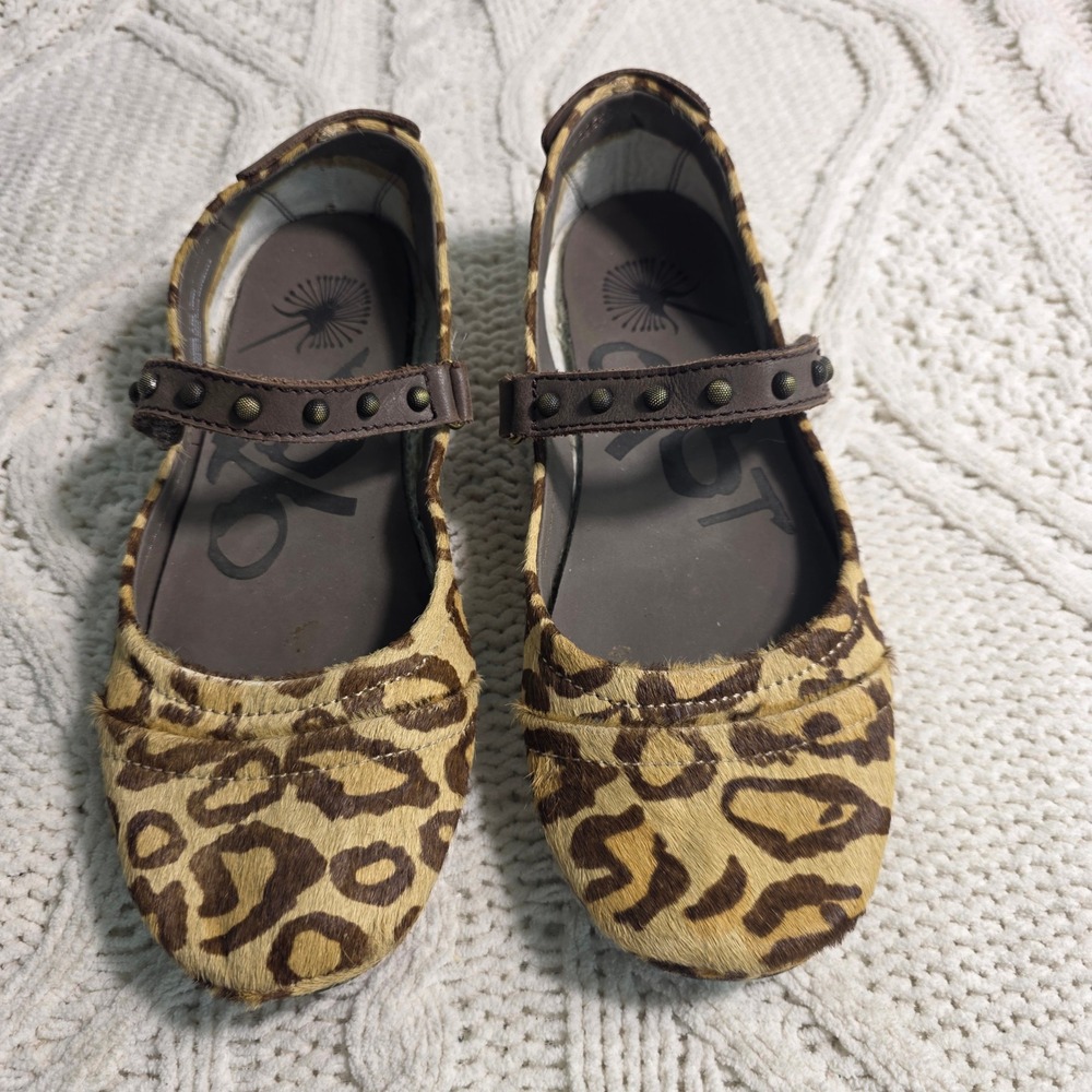 OTBT Gamine‎ Leopard Print Calf Hair Mary Jane Flats Womens 6.5 Excellent